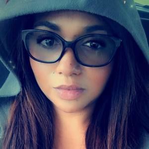 Meet your Posher, Amaris